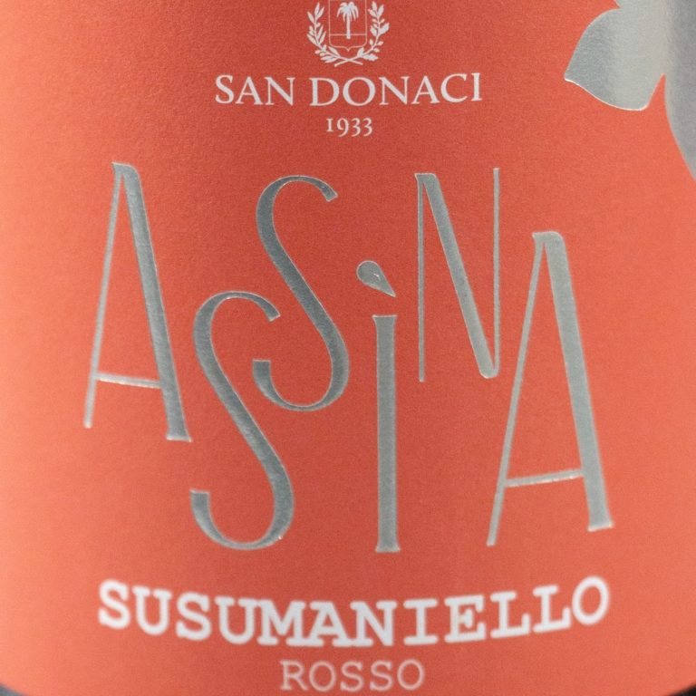 ASSINA Susumaniello Salento IGP Weinlabel von San Donaci mit dem Namen "ASSINA", Sorte: Susumaniello, Farbe: Rot.